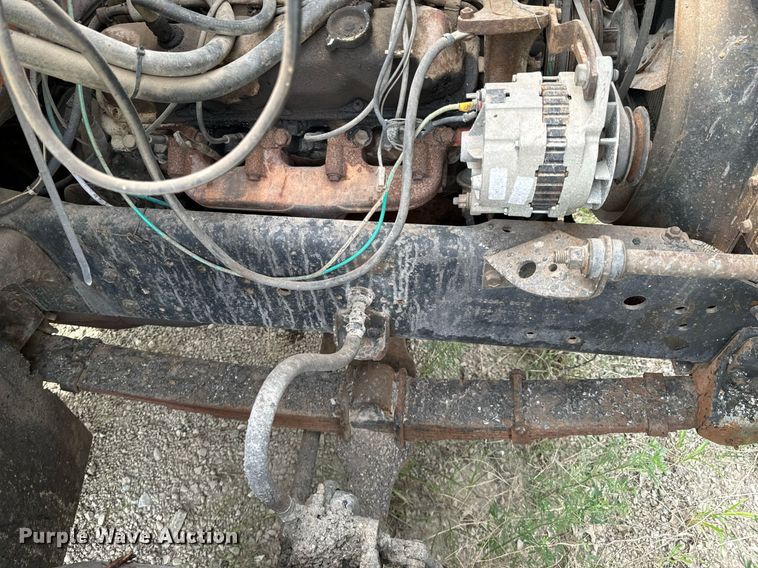 image for item JX9478 1980 International 1925 truck cab and chassis