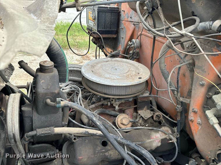 image for item JX9478 1980 International 1925 truck cab and chassis