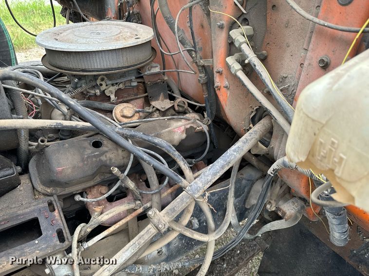 image for item JX9478 1980 International 1925 truck cab and chassis