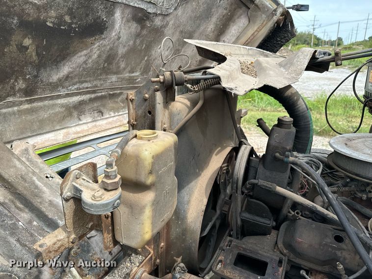 image for item JX9478 1980 International 1925 truck cab and chassis