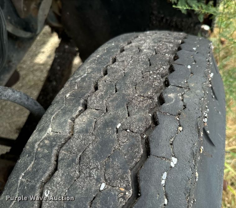 image for item JX9478 1980 International 1925 truck cab and chassis