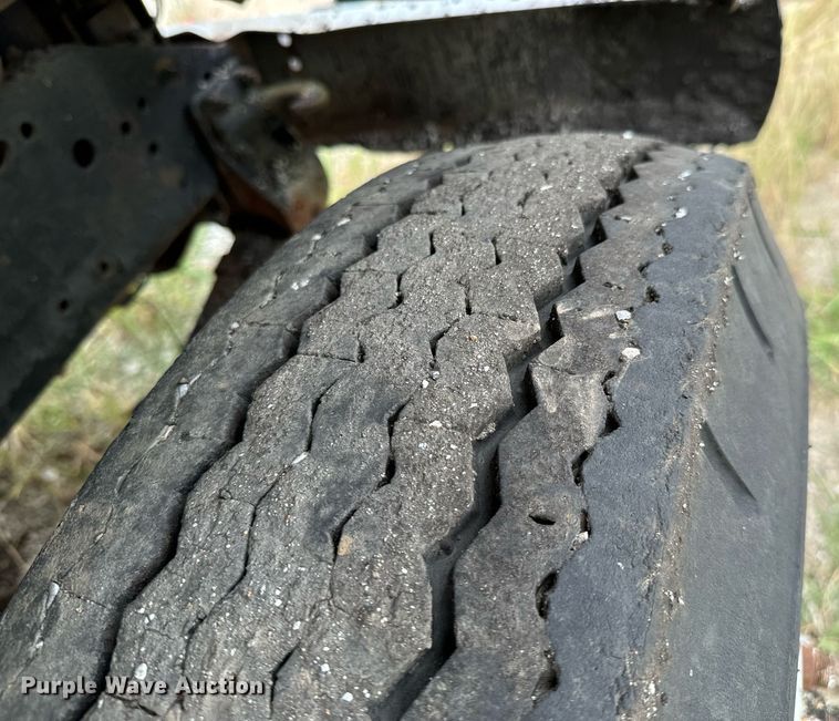 image for item JX9478 1980 International 1925 truck cab and chassis