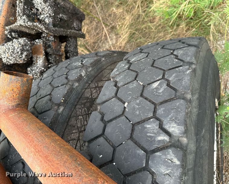 image for item JX9478 1980 International 1925 truck cab and chassis