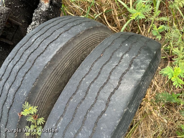 image for item JX9478 1980 International 1925 truck cab and chassis