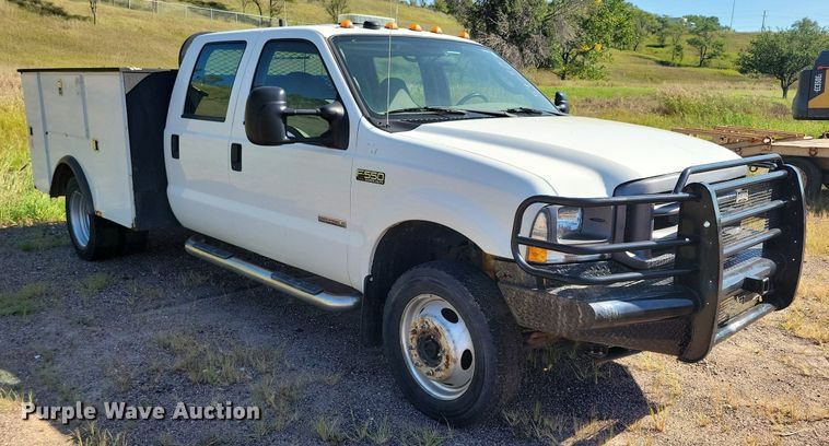 image for item KA9859 2004 Ford F550 Crew Cab utility / service truck