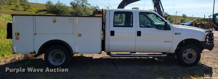 image for item KA9859 2004 Ford F550 Crew Cab utility / service truck