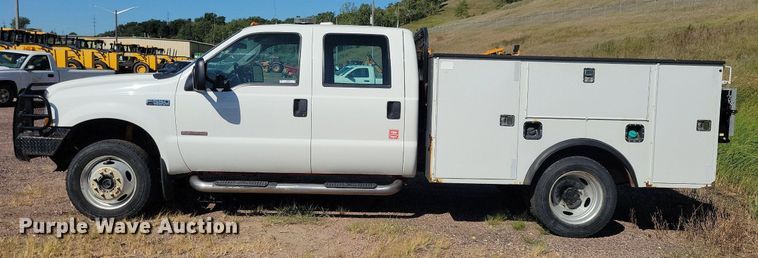 image for item KA9859 2004 Ford F550 Crew Cab utility / service truck