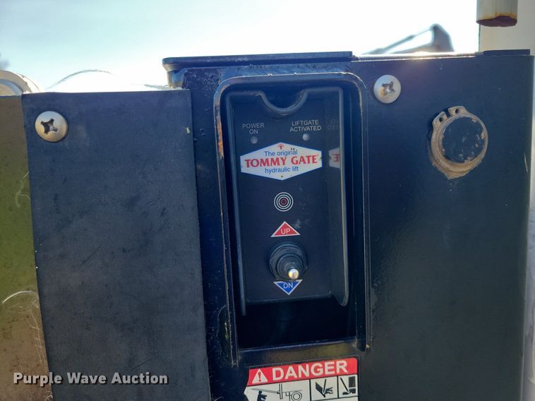 image for item KA9859 2004 Ford F550 Crew Cab utility / service truck