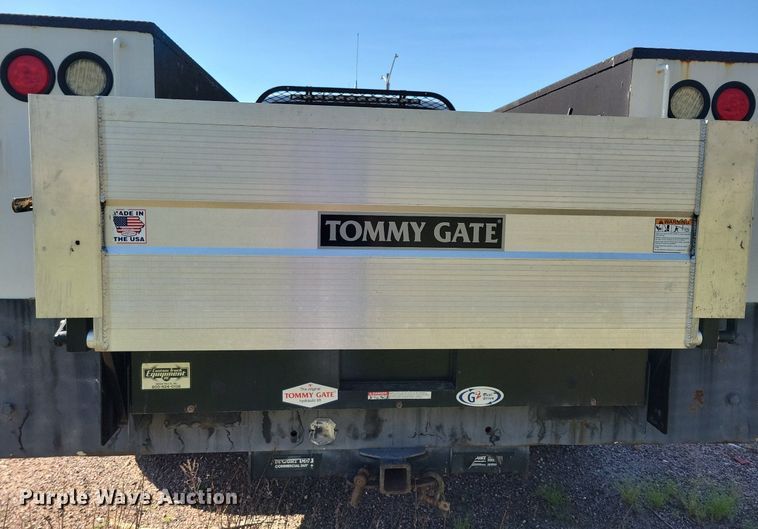 image for item KA9859 2004 Ford F550 Crew Cab utility / service truck