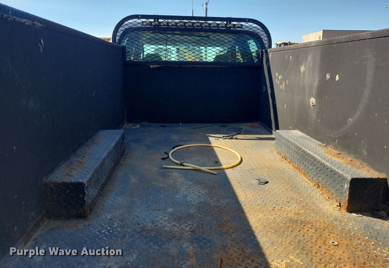 image for item KA9859 2004 Ford F550 Crew Cab utility / service truck