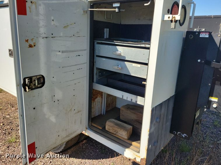 image for item KA9859 2004 Ford F550 Crew Cab utility / service truck