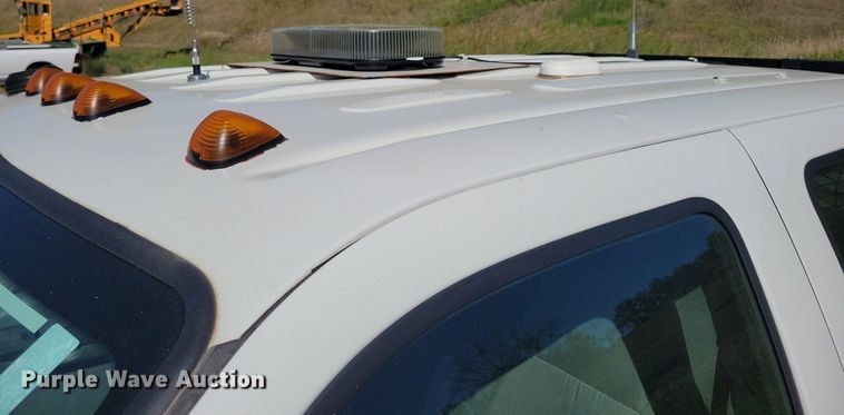 image for item KA9859 2004 Ford F550 Crew Cab utility / service truck