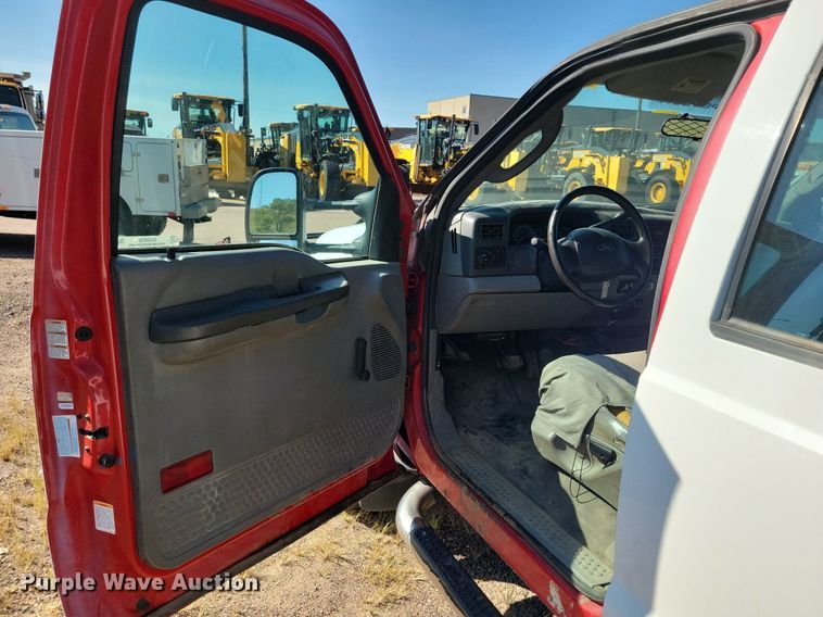 image for item KA9859 2004 Ford F550 Crew Cab utility / service truck