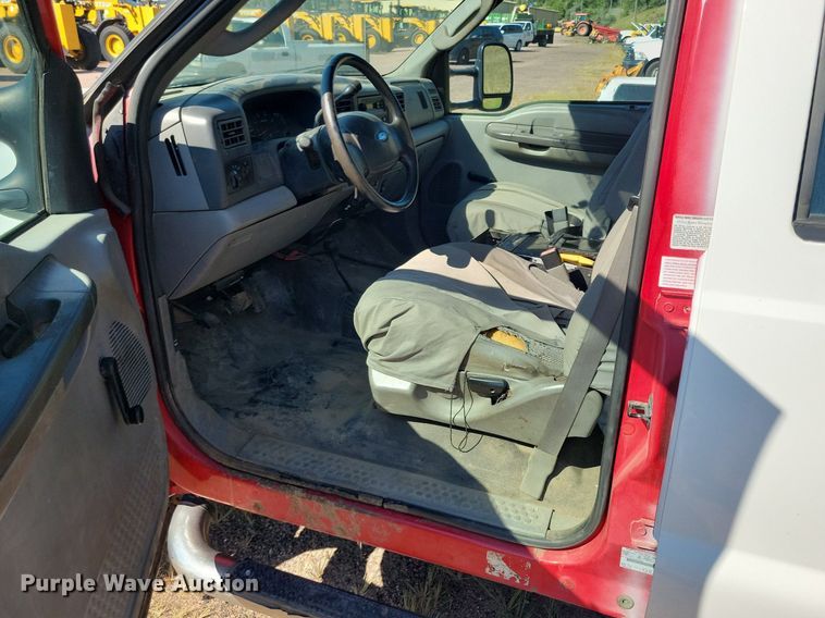 image for item KA9859 2004 Ford F550 Crew Cab utility / service truck