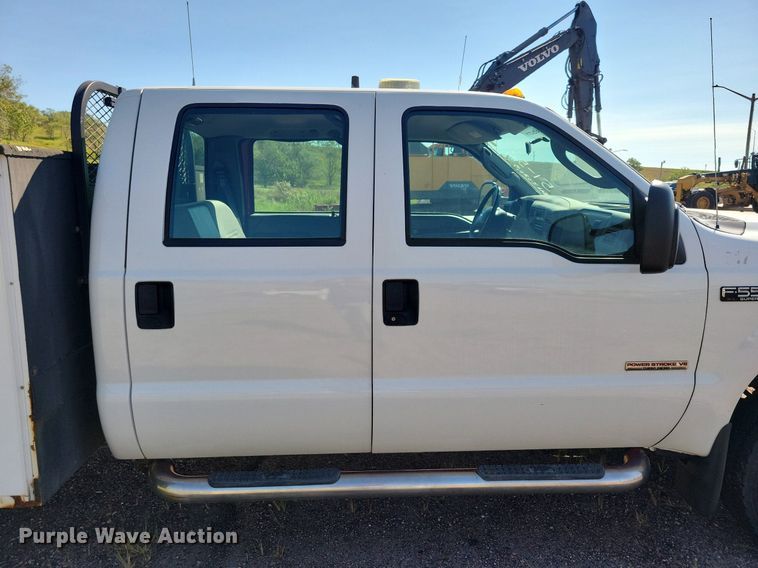 image for item KA9859 2004 Ford F550 Crew Cab utility / service truck