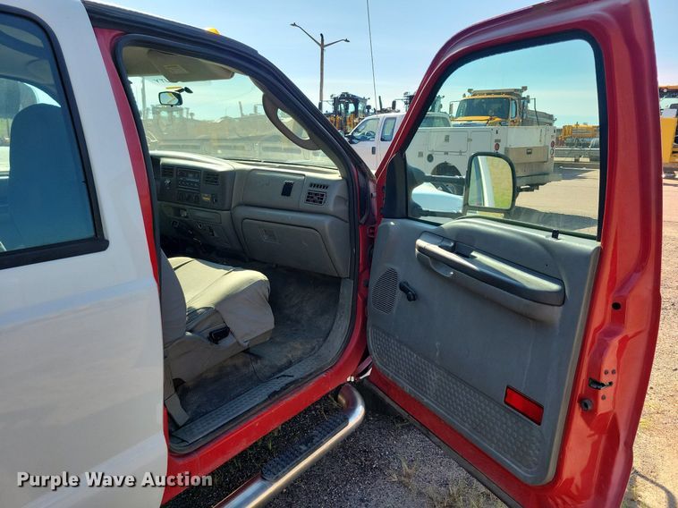 image for item KA9859 2004 Ford F550 Crew Cab utility / service truck