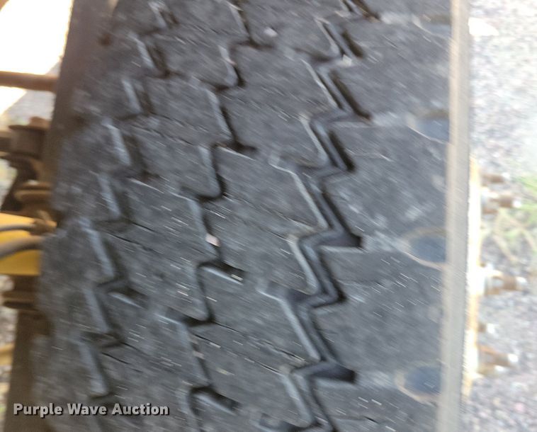 image for item KA9859 2004 Ford F550 Crew Cab utility / service truck