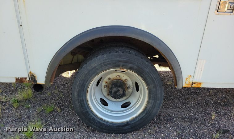 image for item KA9859 2004 Ford F550 Crew Cab utility / service truck