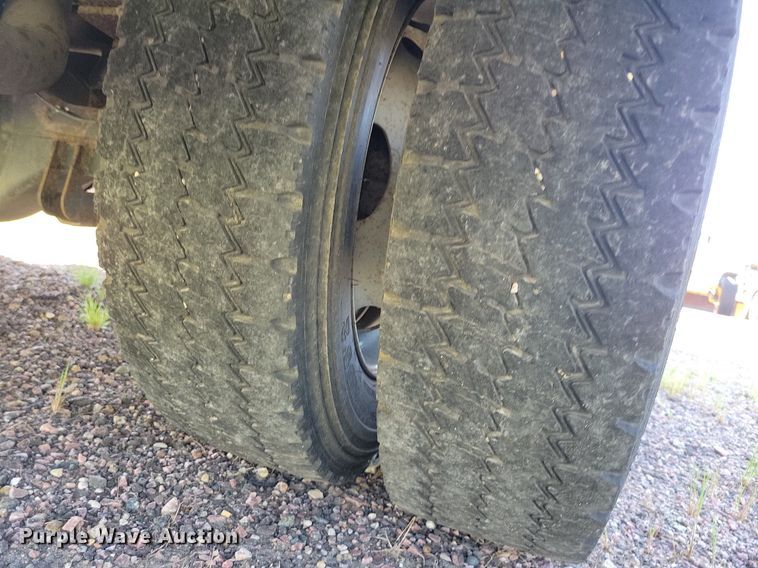 image for item KA9859 2004 Ford F550 Crew Cab utility / service truck