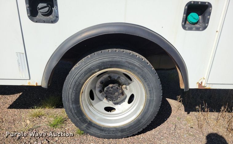image for item KA9859 2004 Ford F550 Crew Cab utility / service truck