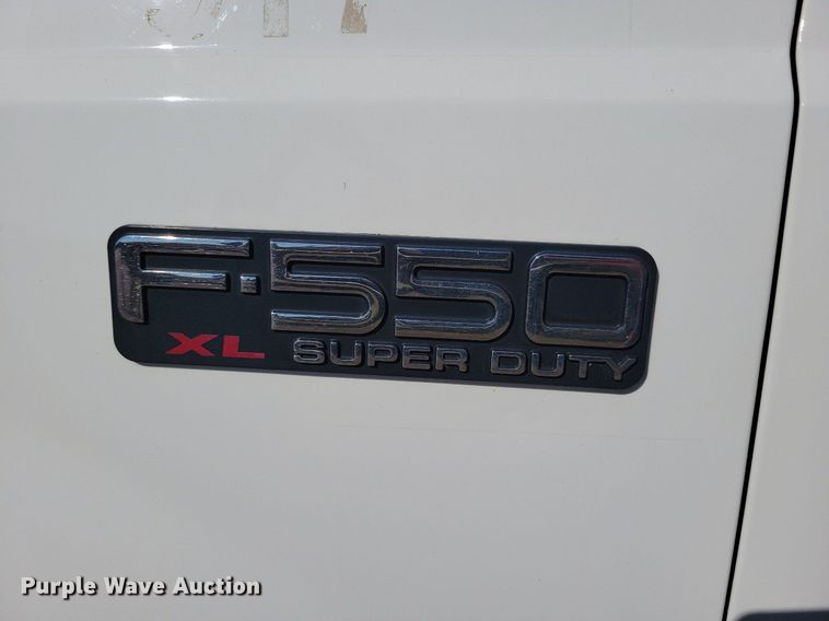 image for item KA9859 2004 Ford F550 Crew Cab utility / service truck