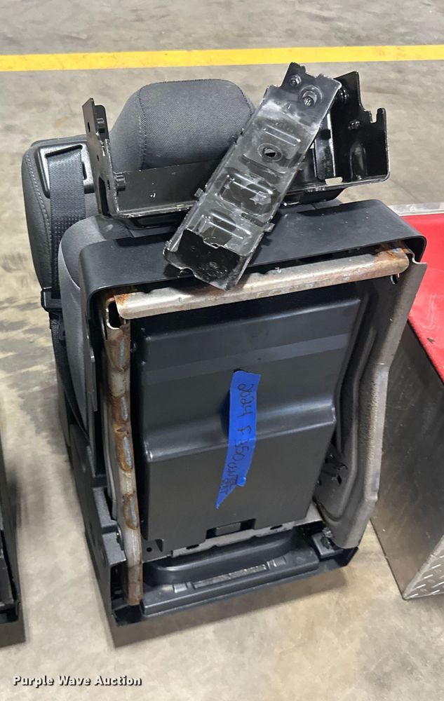 image for item LR9440 Automotive parts 