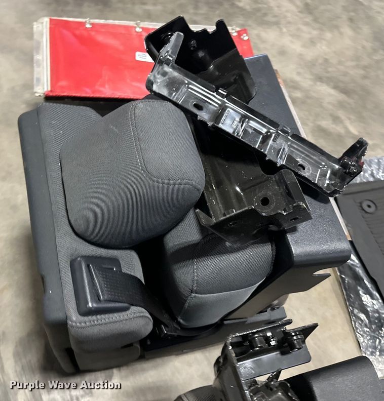 image for item LR9440 Automotive parts 