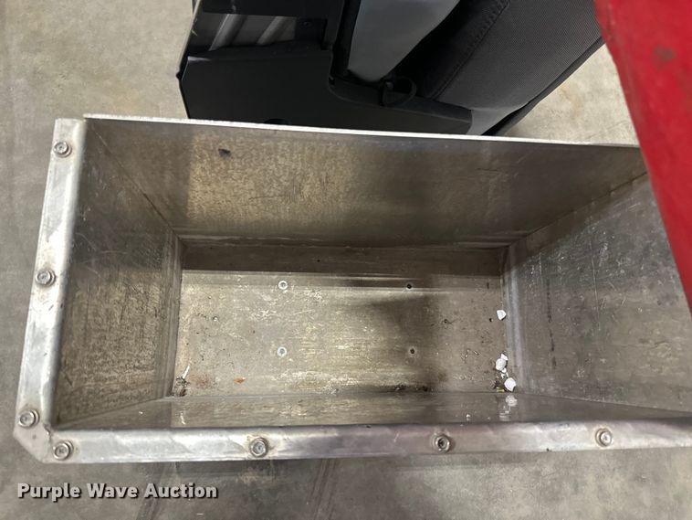 image for item LR9440 Automotive parts 