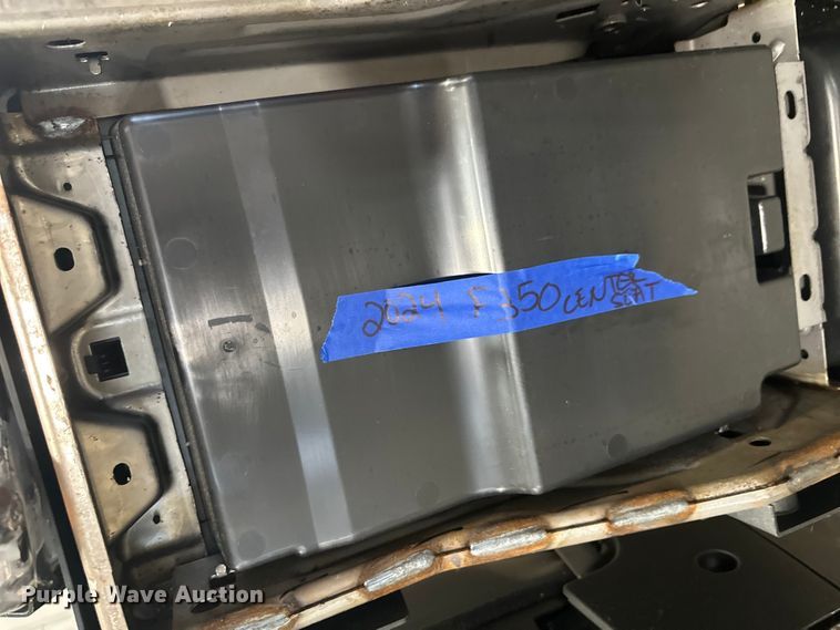 image for item LR9440 Automotive parts 