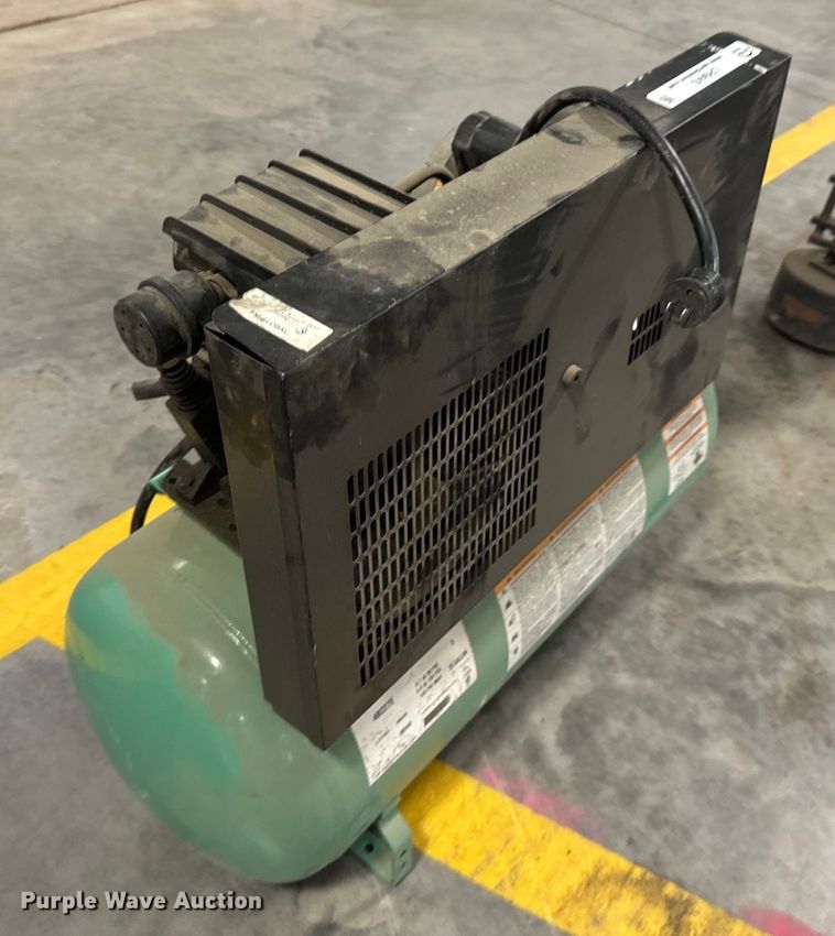 image for item LR9443 Speed Aire  air compressor