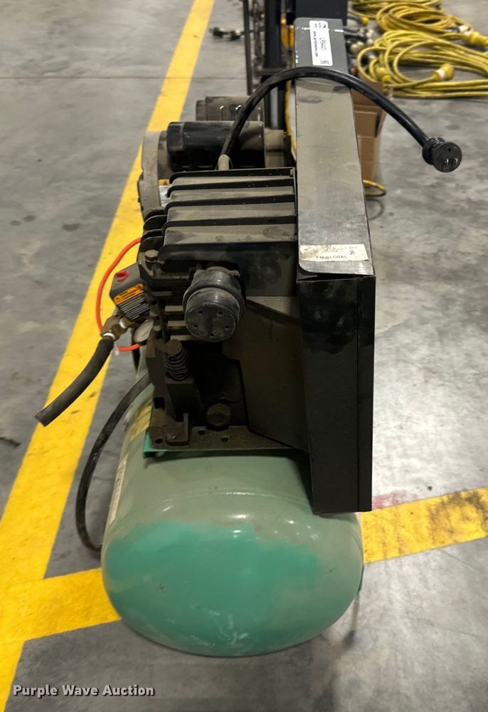 image for item LR9443 Speed Aire  air compressor