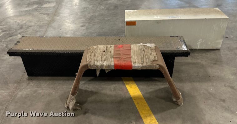 image for item LR9447 Toolboxes 