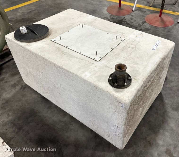 image for item LR9452 Fiberglass tank 