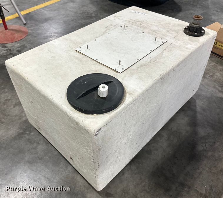 image for item LR9452 Fiberglass tank 