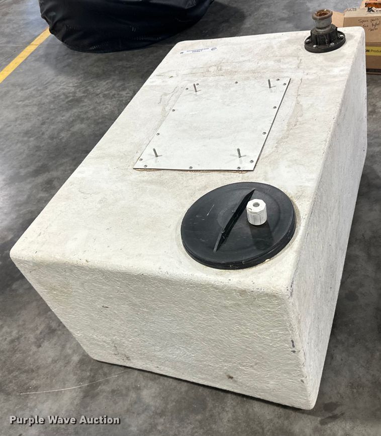 image for item LR9452 Fiberglass tank 