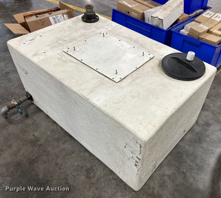 image for item LR9452 Fiberglass tank 