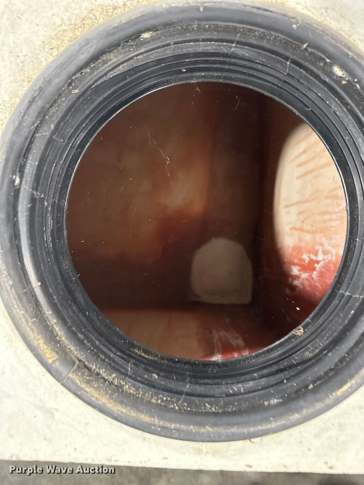 image for item LR9452 Fiberglass tank 