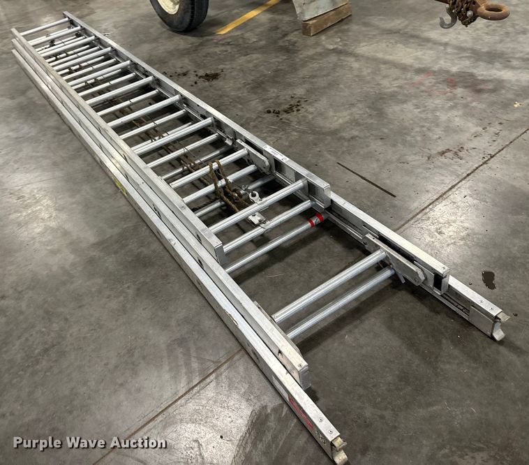 image for item LR9455 Extension ladder 
