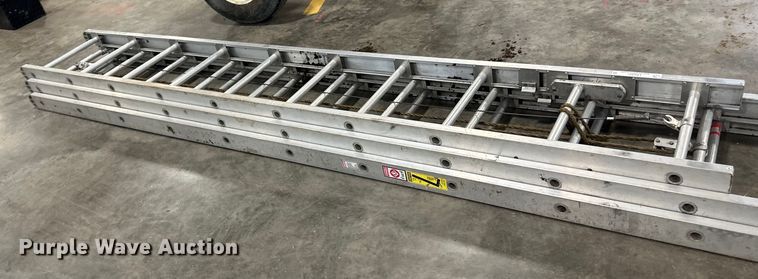 image for item LR9455 Extension ladder 