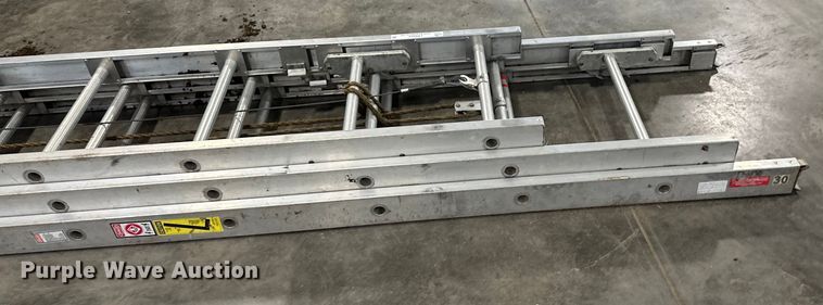 image for item LR9455 Extension ladder 