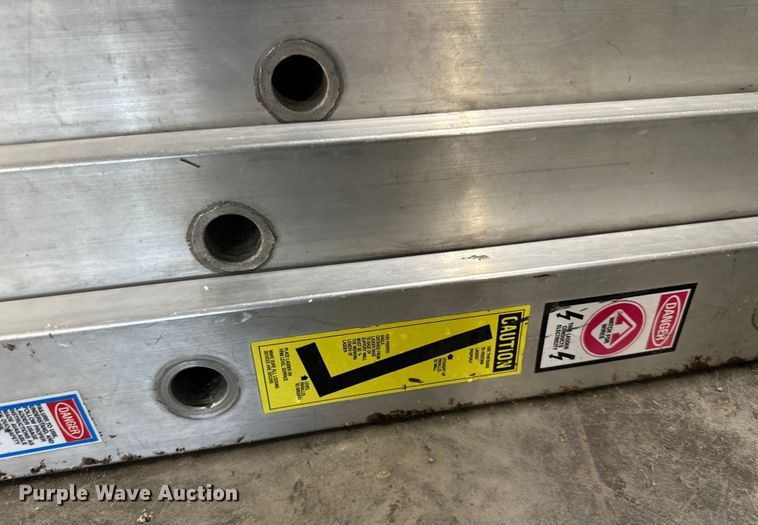 image for item LR9455 Extension ladder 