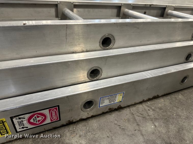 image for item LR9455 Extension ladder 