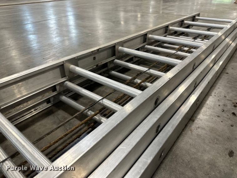 image for item LR9455 Extension ladder 