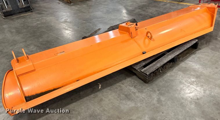 image for item LR9456 Falls  wing plow