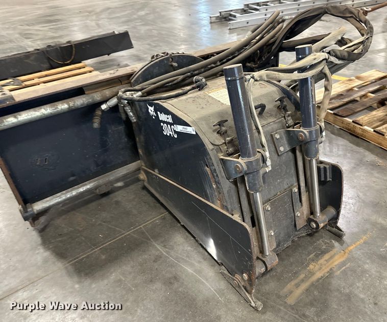 image for item LR9457 Bobcat  skid steer cold planer