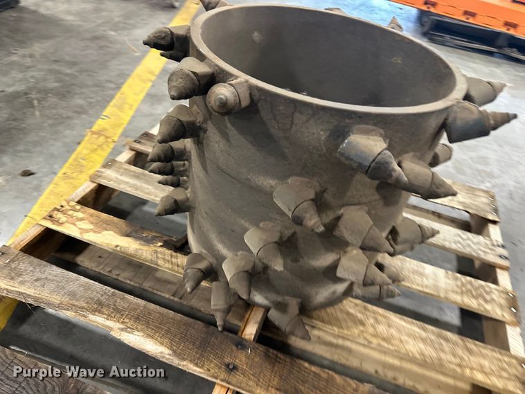 image for item LR9457 Bobcat  skid steer cold planer