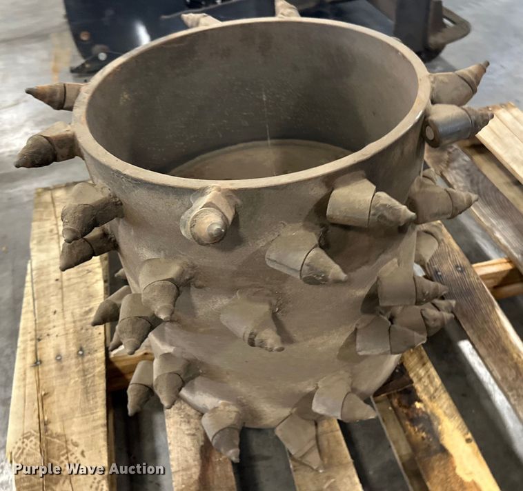 image for item LR9457 Bobcat  skid steer cold planer