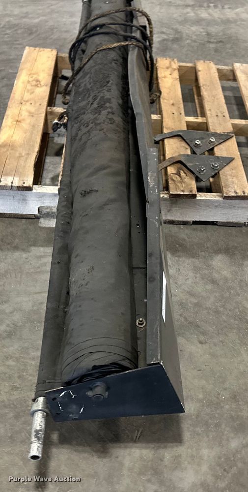 image for item LR9458 Roll tarp