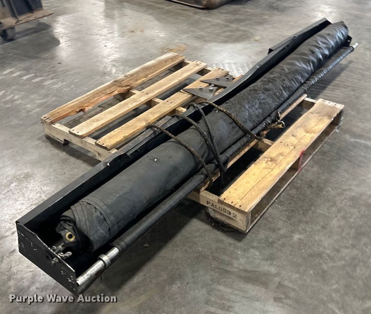 image for item LR9458 Roll tarp