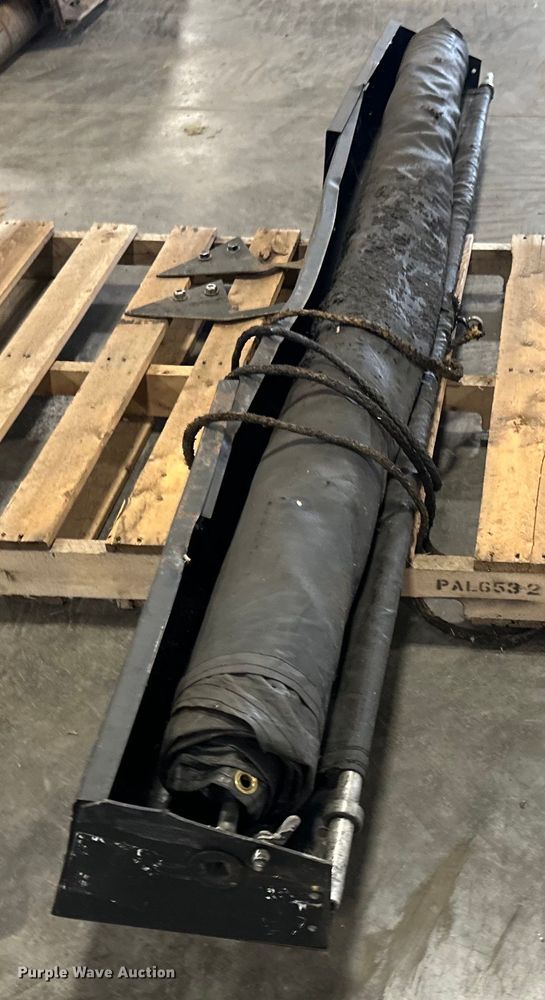 image for item LR9458 Roll tarp